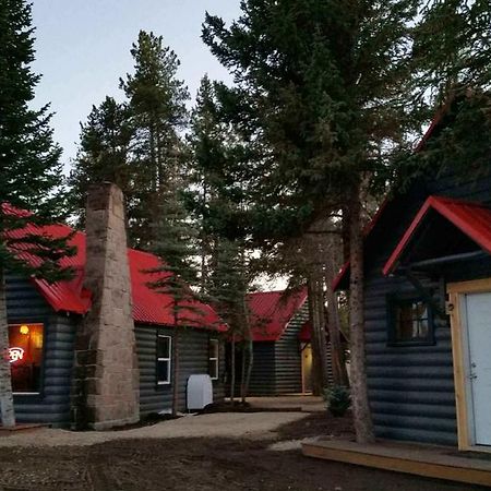 Yellowstone Cabins And Rv West Yellowstone Eksteriør billede