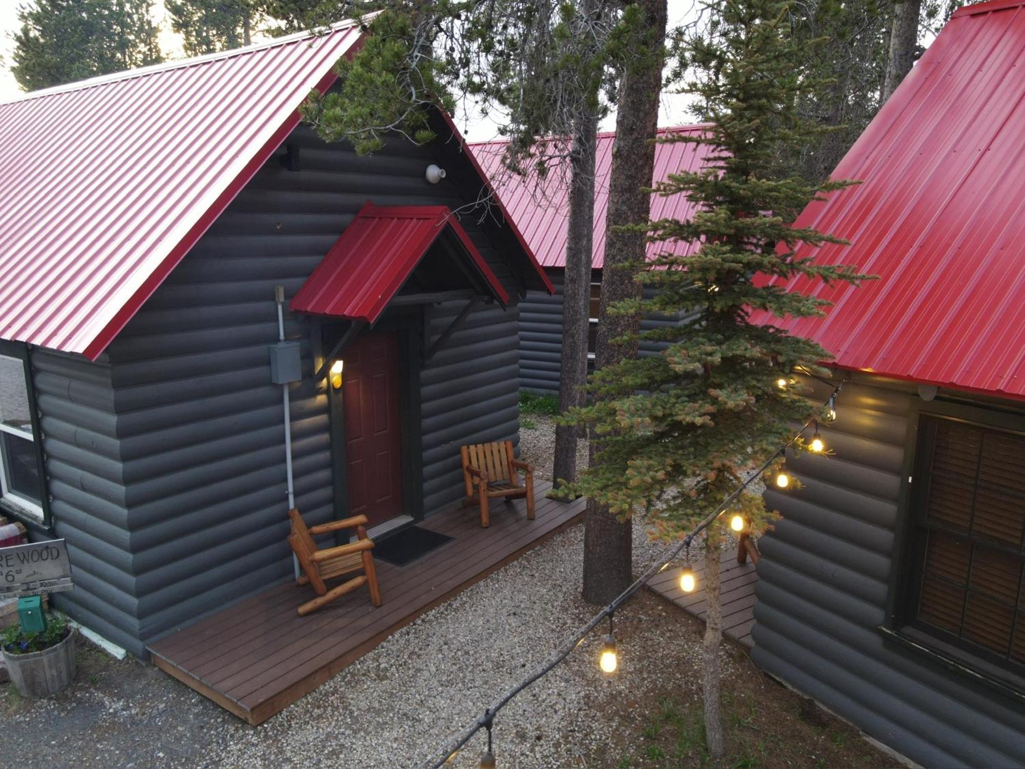 Yellowstone Cabins And Rv West Yellowstone Eksteriør billede